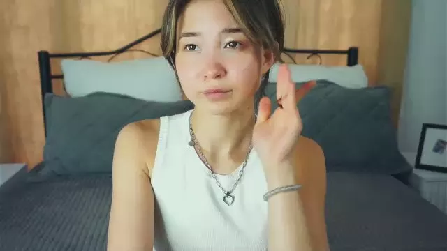 Offline DarlineDoddy on Cam4