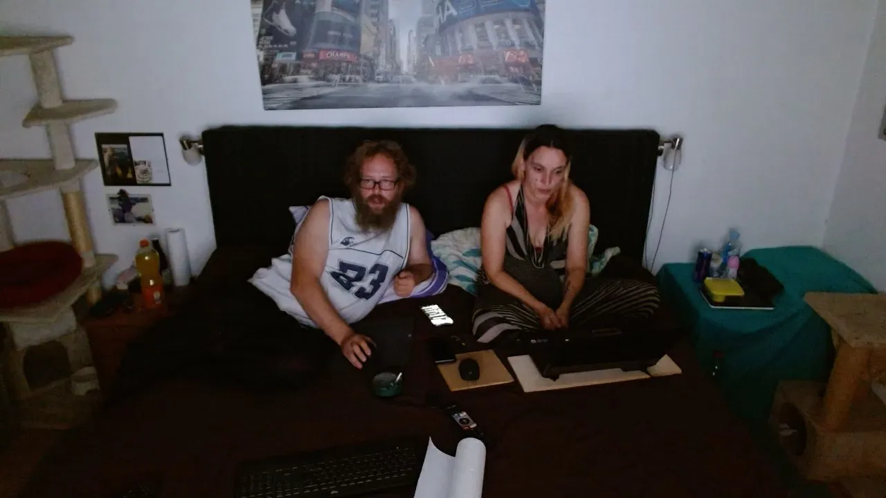 Offline dercasper on Cam4