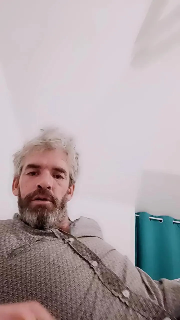 Offline DoubleTension on Cam4