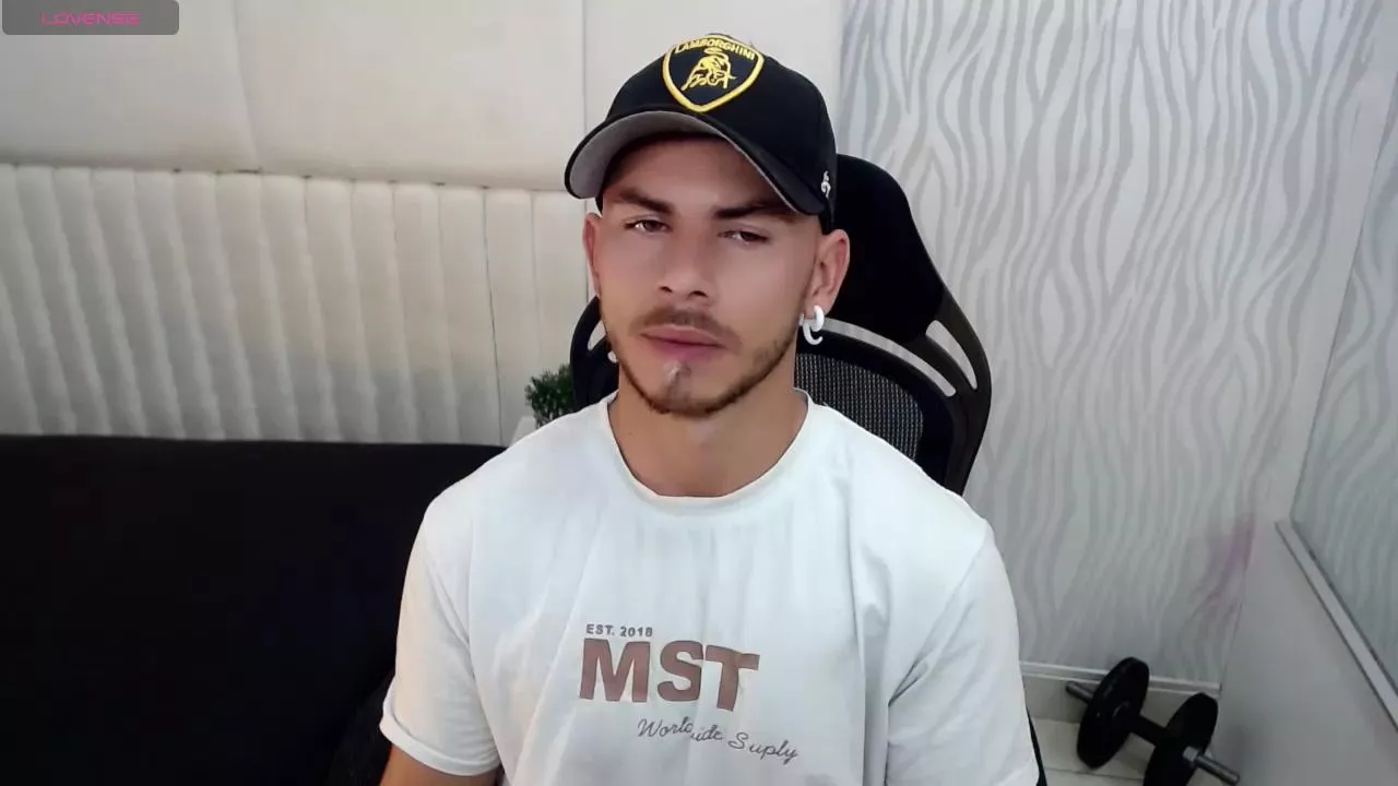 Offline dylan_jacobx on Cam4