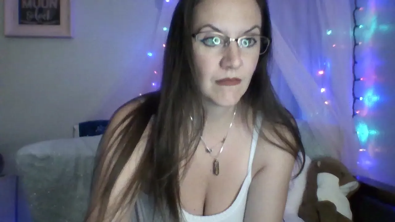 Offline Easy_Briezy20 on Cam4