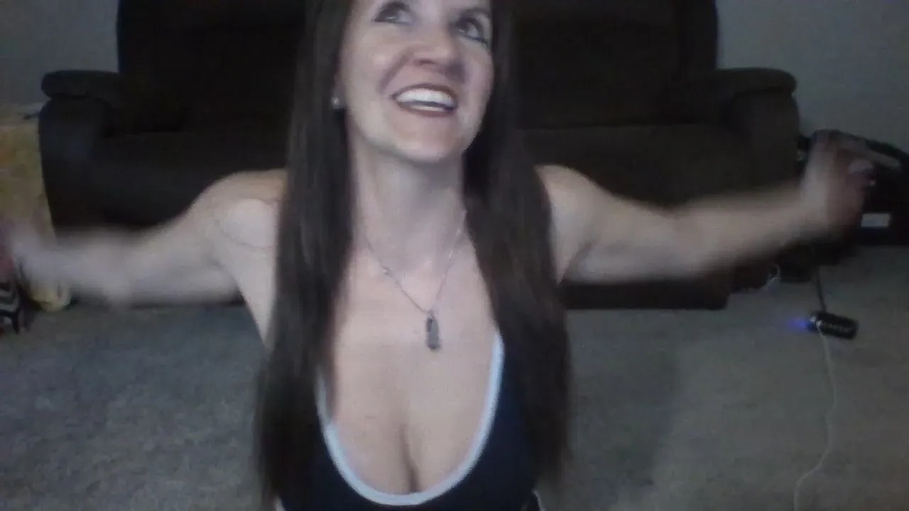 Offline Easy_Briezy20 on Cam4