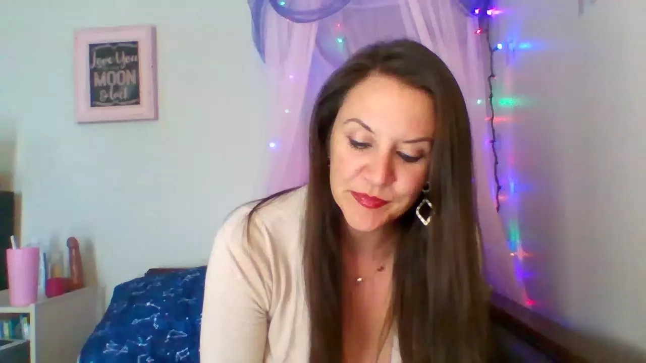 Offline Easy_Briezy20 on Cam4