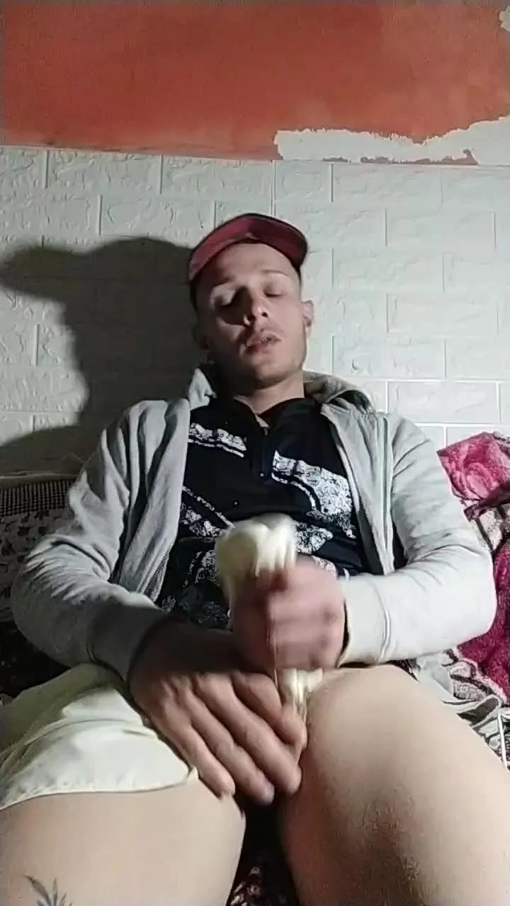 Offline Emaa21c on Cam4