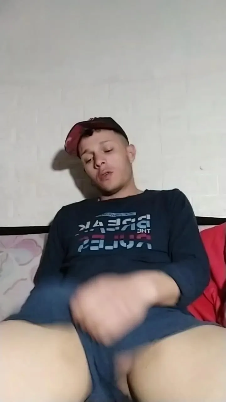 Offline Emaa21c on Cam4