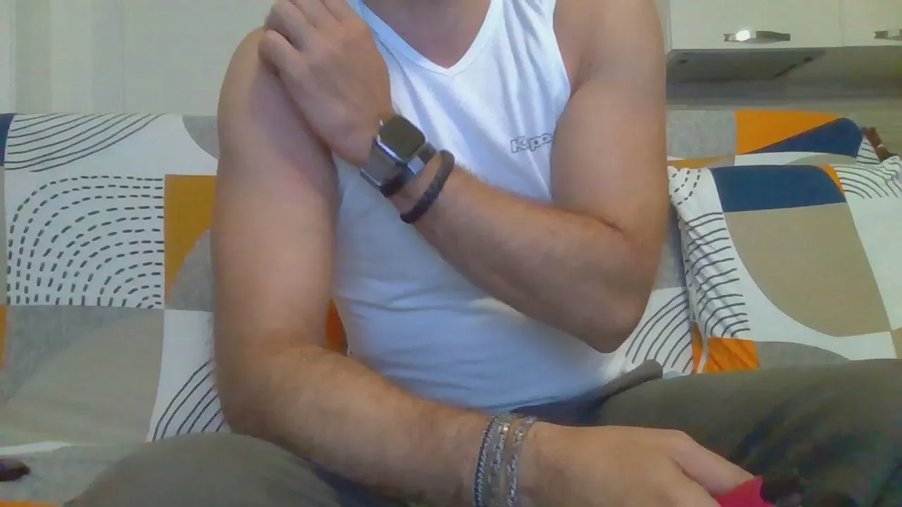 Offline eros1981hot1 on Cam4