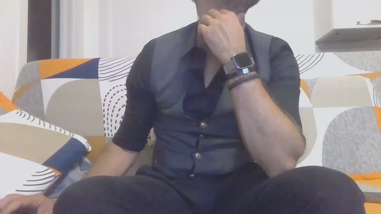 Offline eros1981hot1 on Cam4