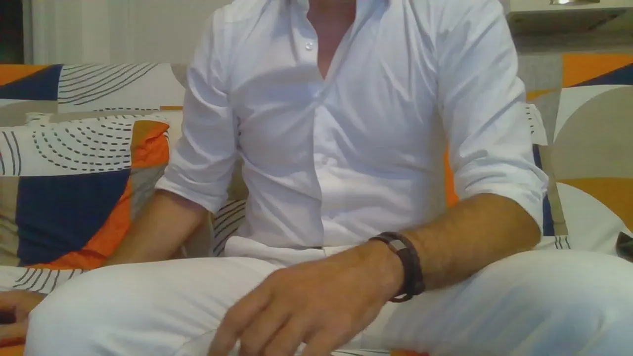 Offline eros1981hot1 on Cam4