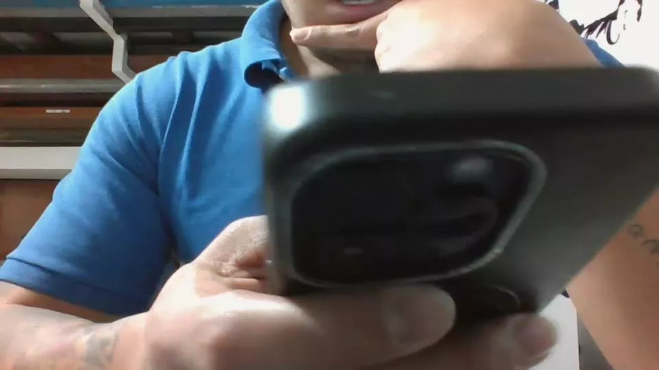 Offline estudiourbannn on Cam4