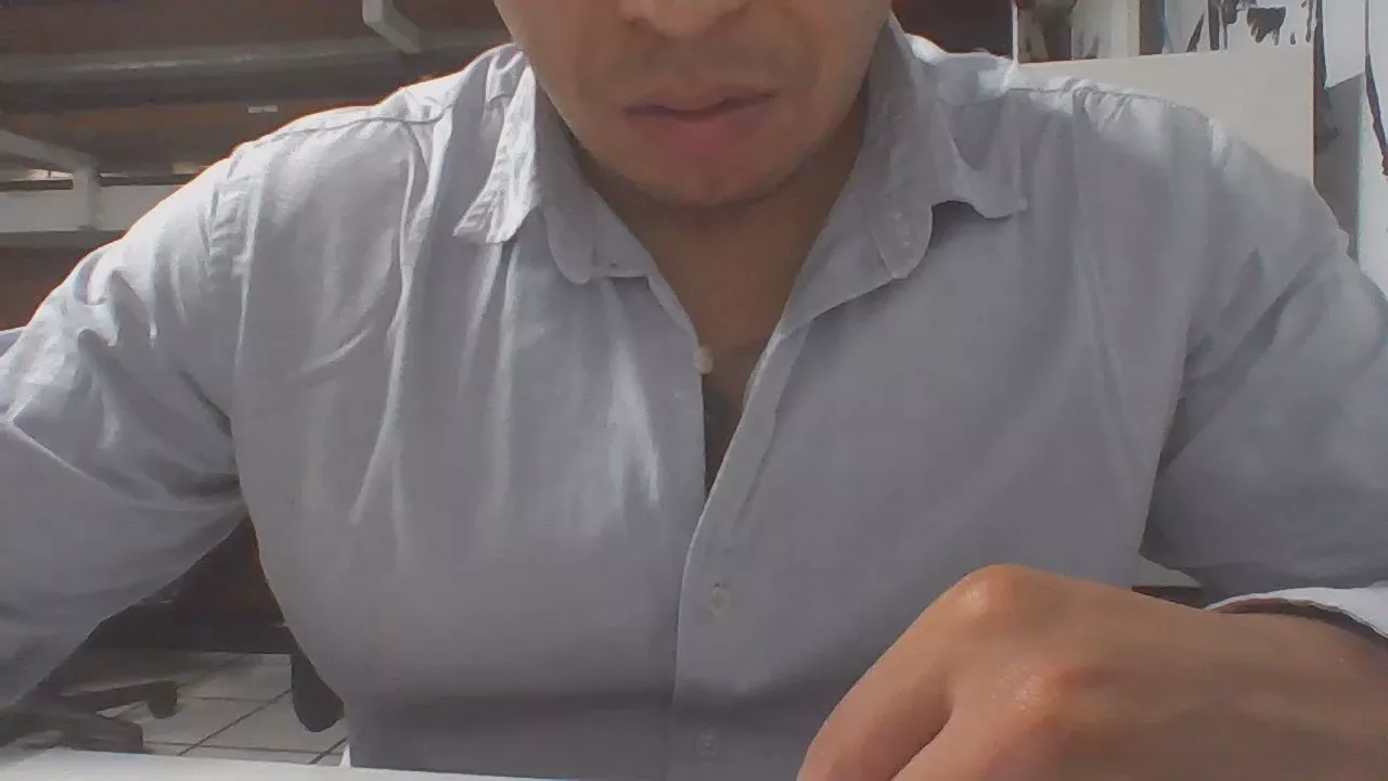 Offline estudiourbannn on Cam4