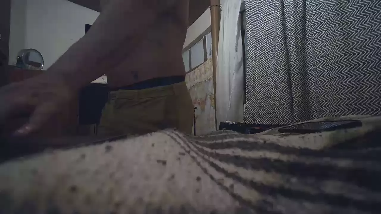 Offline estudiourbannn on Cam4