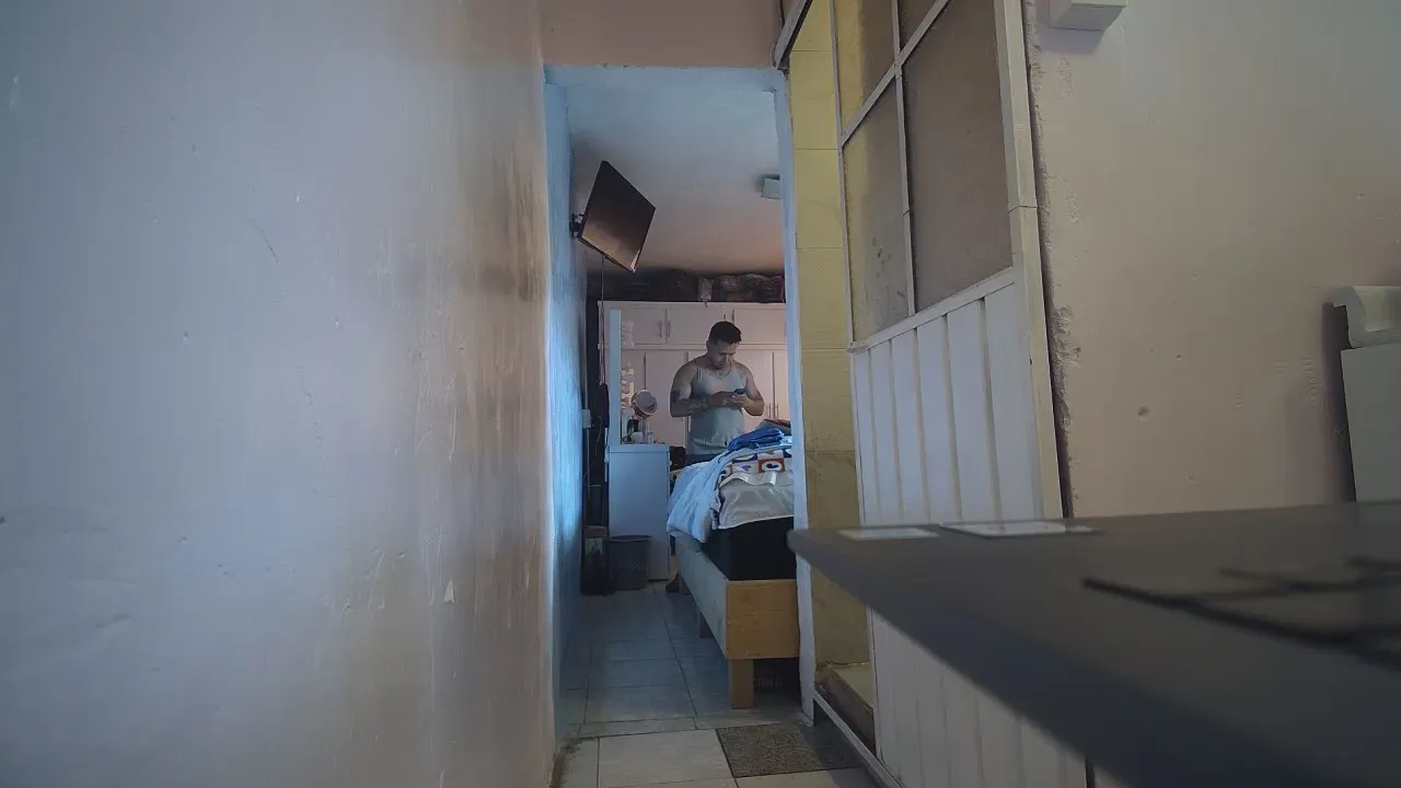 Offline estudiourbannn on Cam4