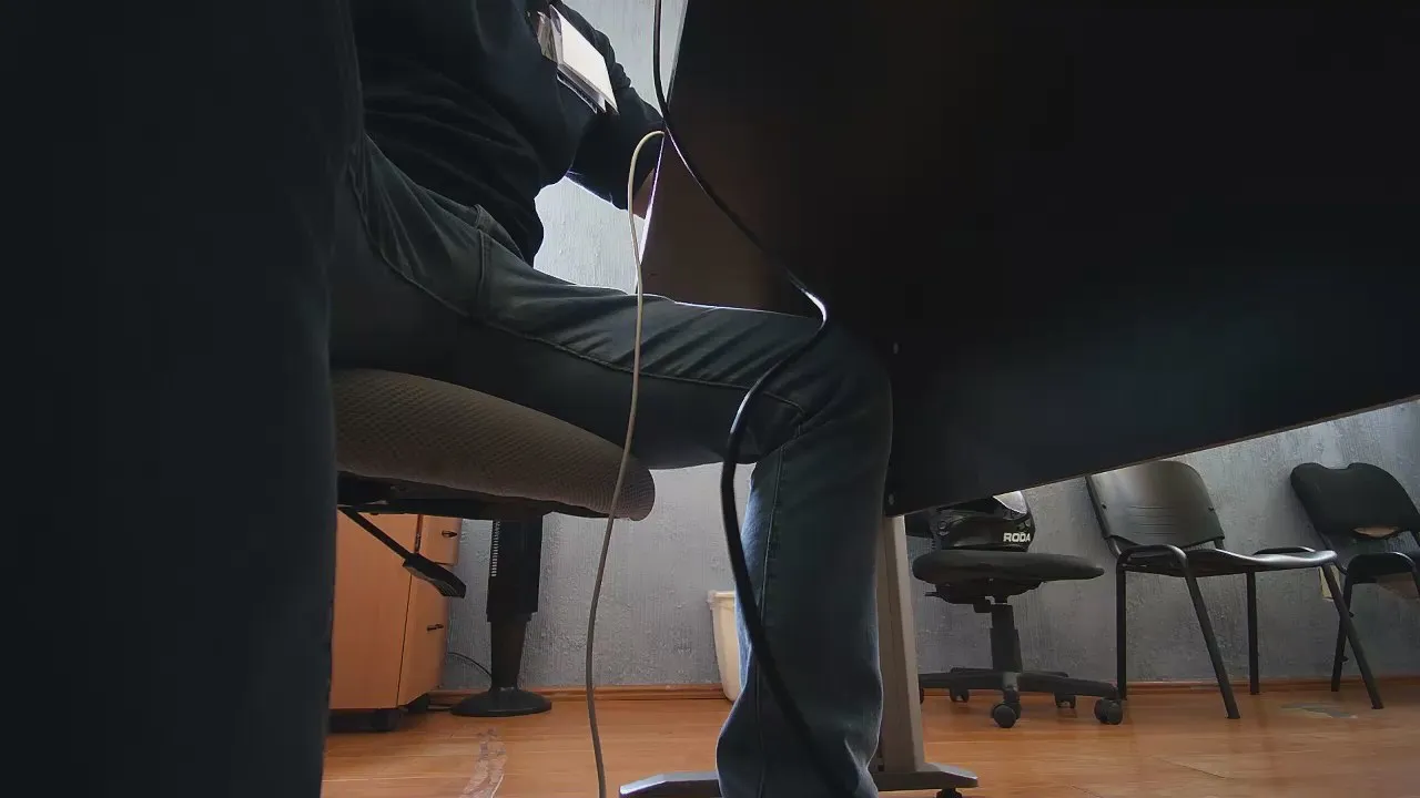 Offline estudiourbannn on Cam4