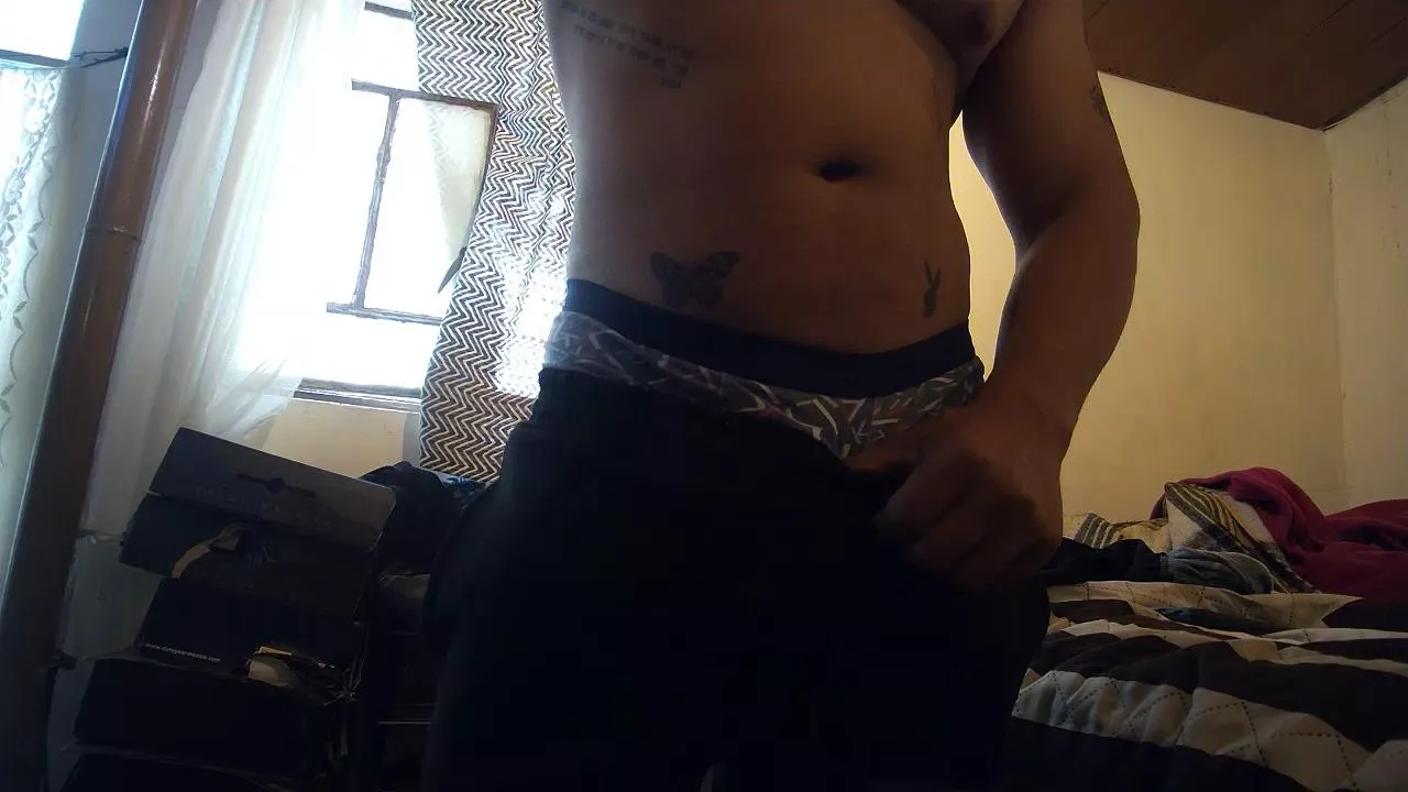 Offline estudiourbannn on Cam4