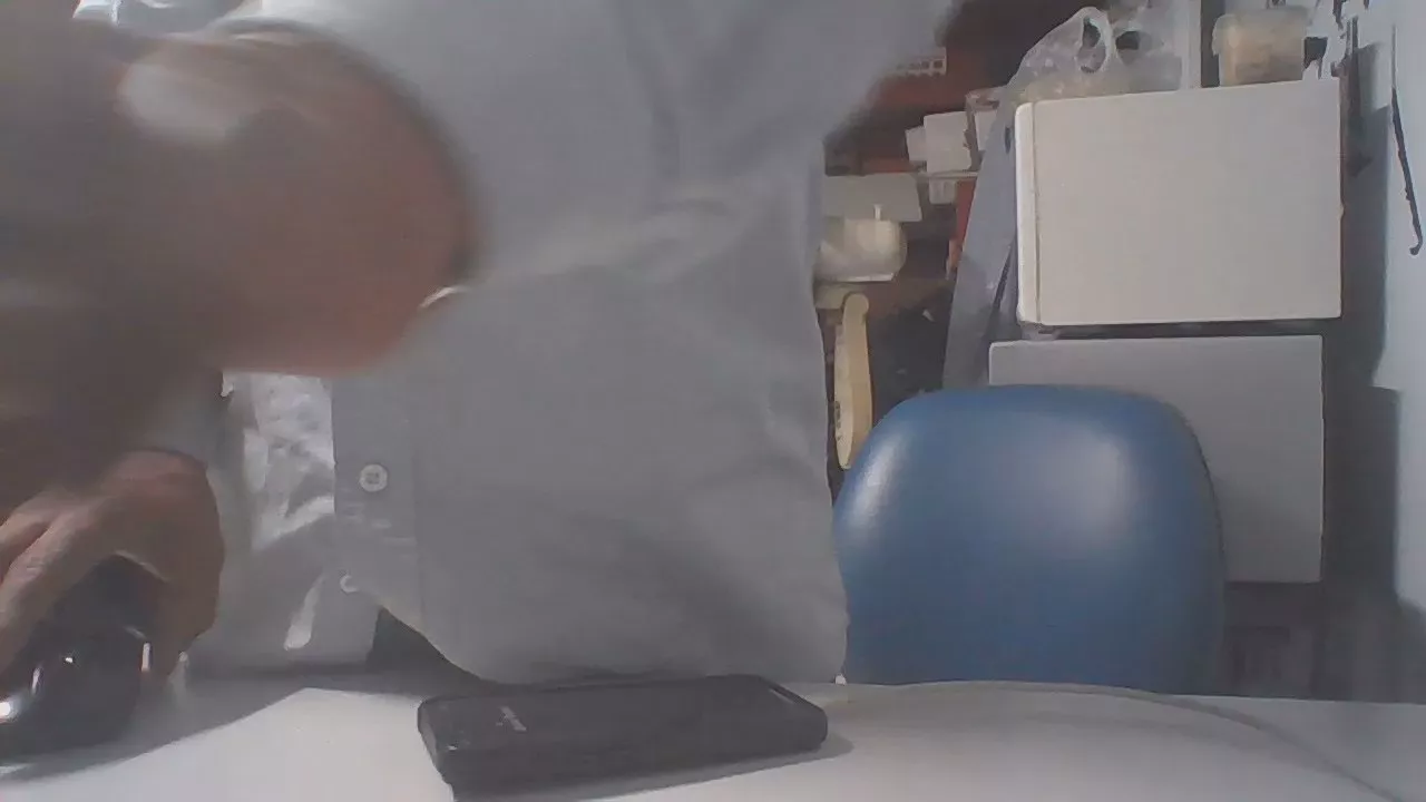 Offline estudiourbannn on Cam4