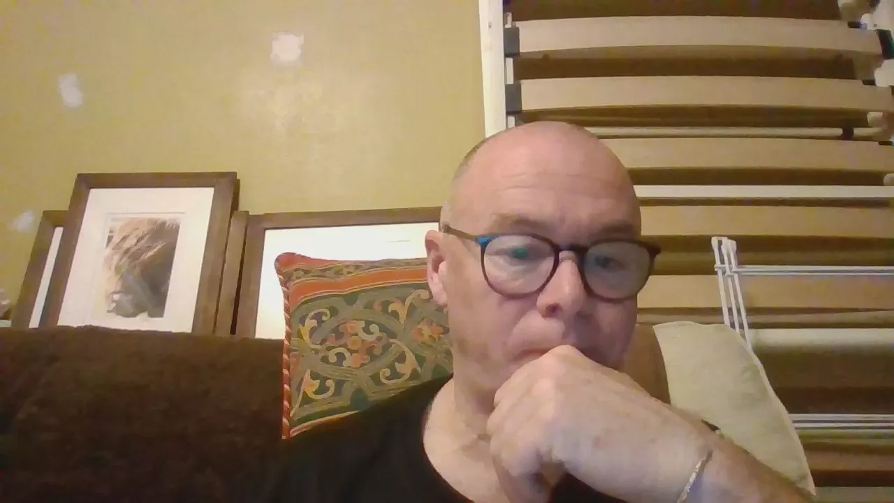 Offline f7610 on Cam4