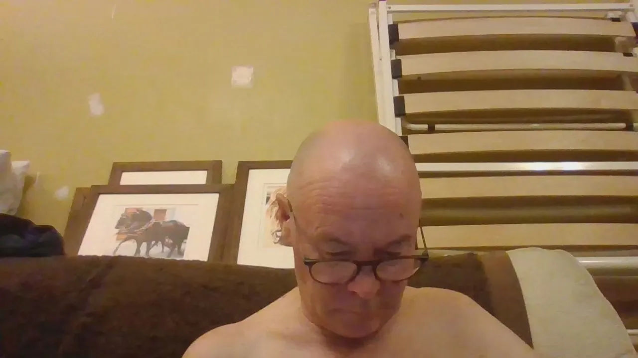 Offline f7610 on Cam4