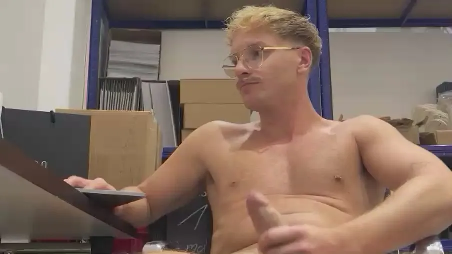 fistforfun92 on Cam4