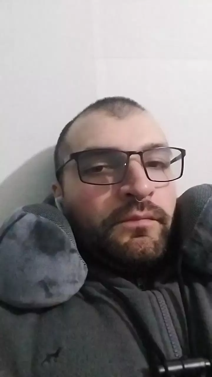 Offline Hanroll on Cam4