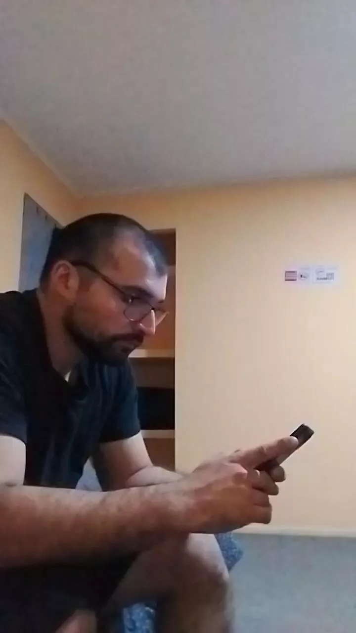 Offline Hanroll on Cam4