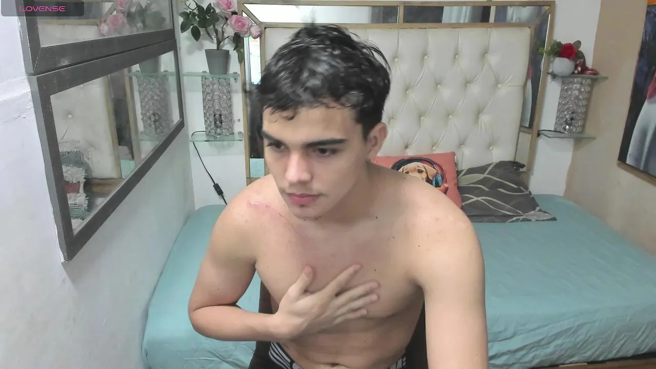 Offline heiker_ on Cam4