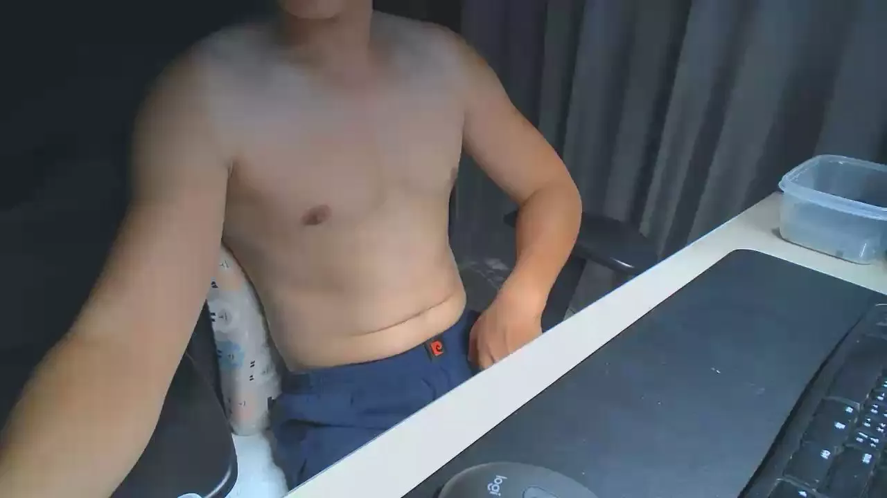 Offline Heycumboy on Cam4