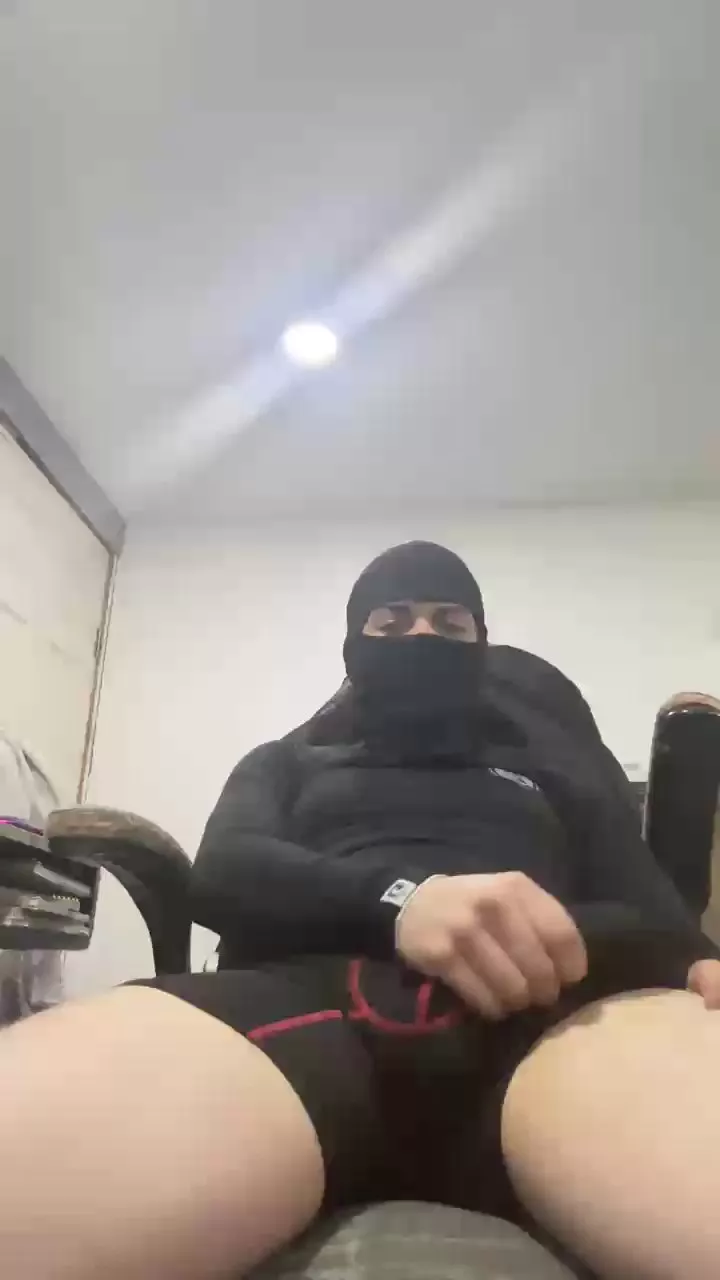 Offline Hot19a on Cam4