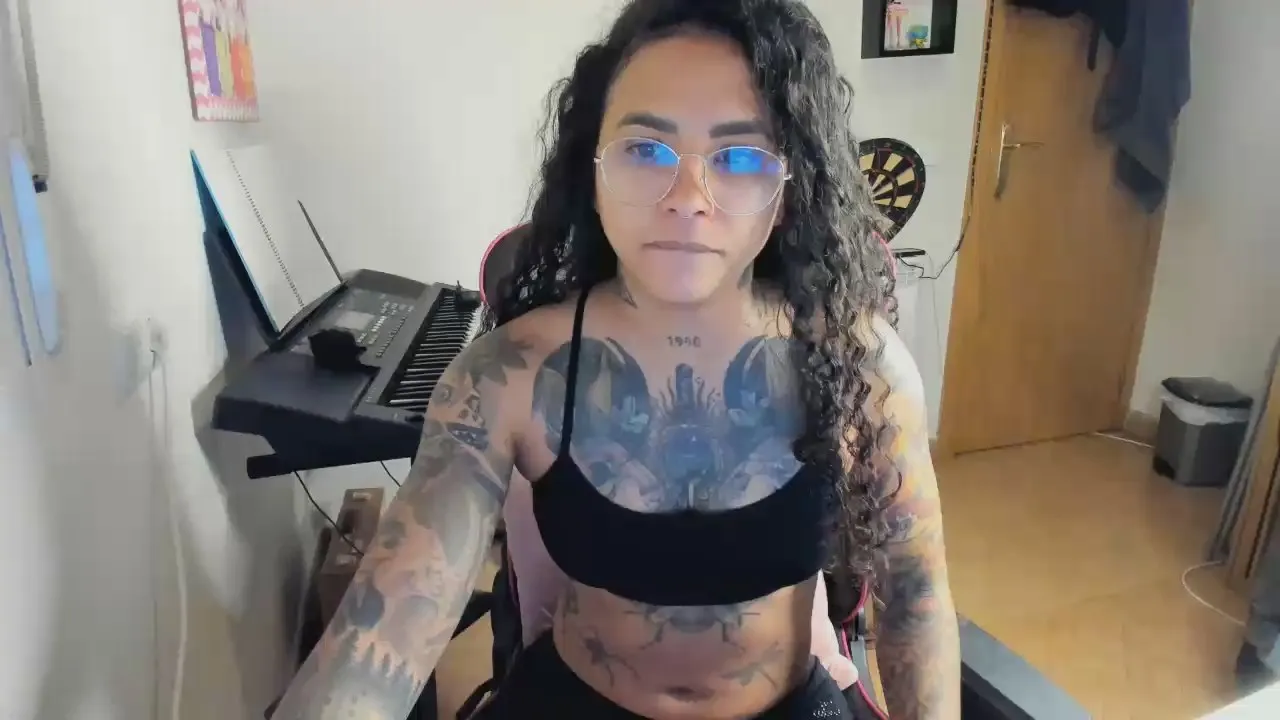 Offline Hot_ama on Cam4