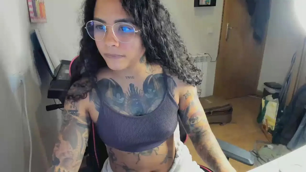 Offline Hot_ama on Cam4