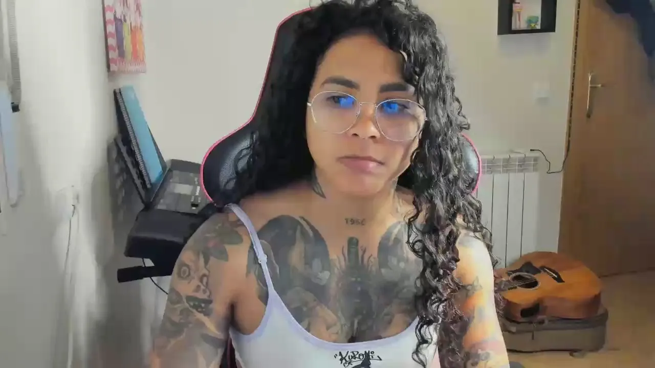 Cam4 Hot_ama is Freechat Hot_ama — #anal #pussy #ass #cum #squirt #armpits #C2C