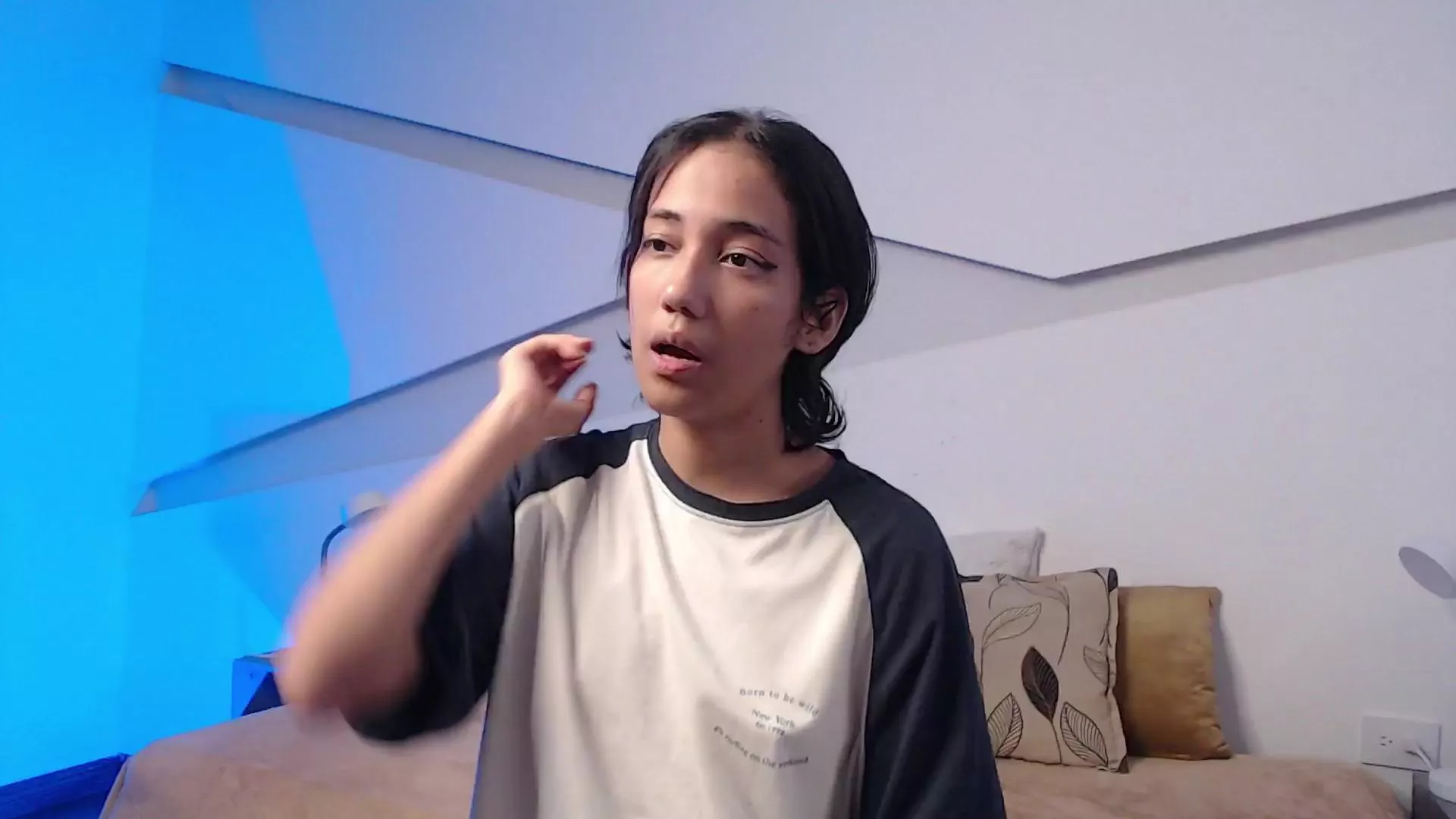 Freechat Hotlittlekitty1 on Cam4