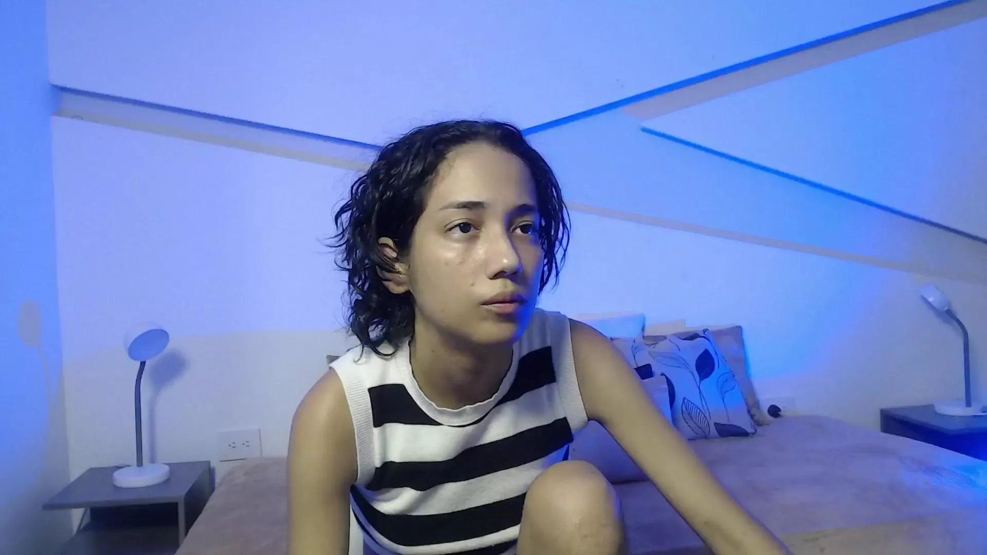 Freechat Hotlittlekitty1 on Cam4