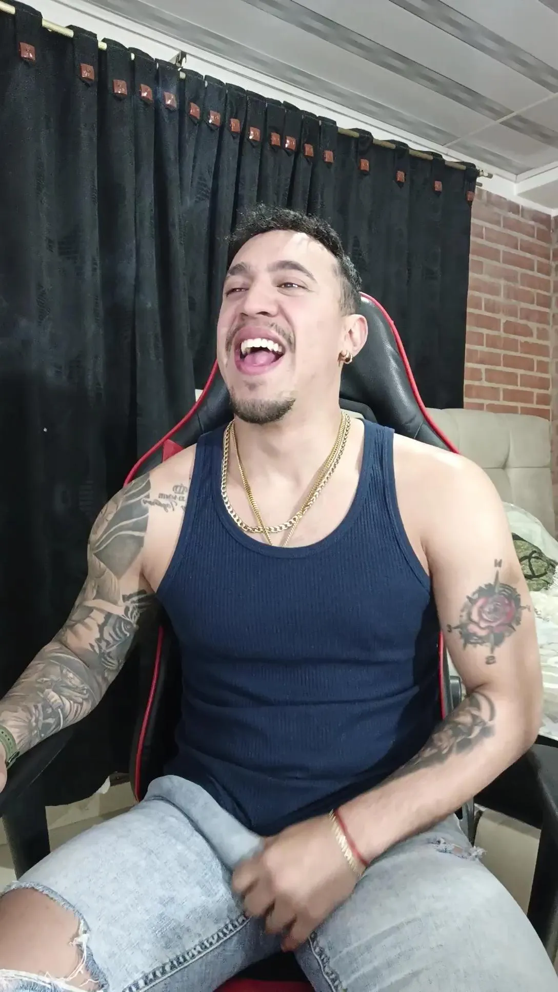 Offline Im_massimo777 on Cam4