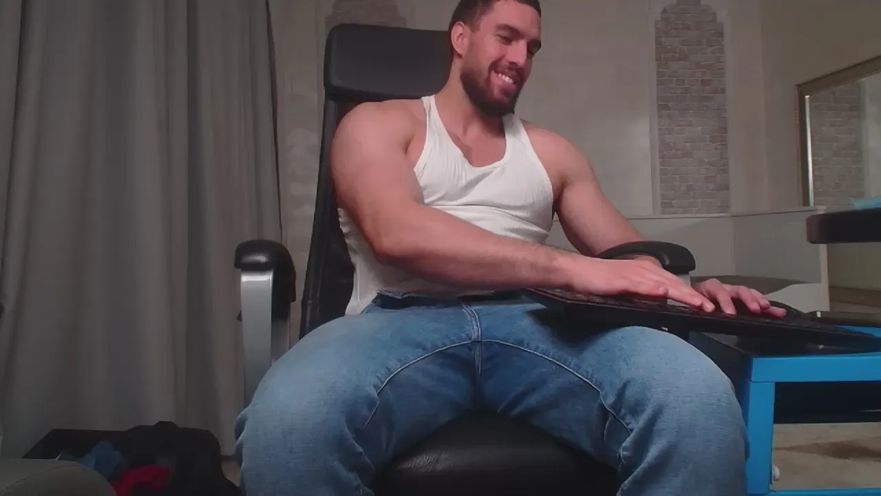 Cam4 IvanHyde is Freechat IvanHyde — #C2C #masturbation #armpits #feet #amateur