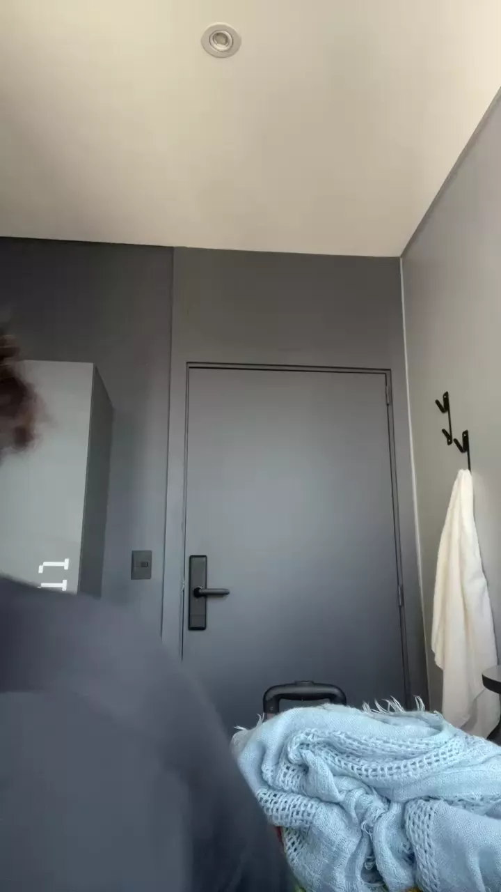 Offline Jan3Bloss0m on Cam4