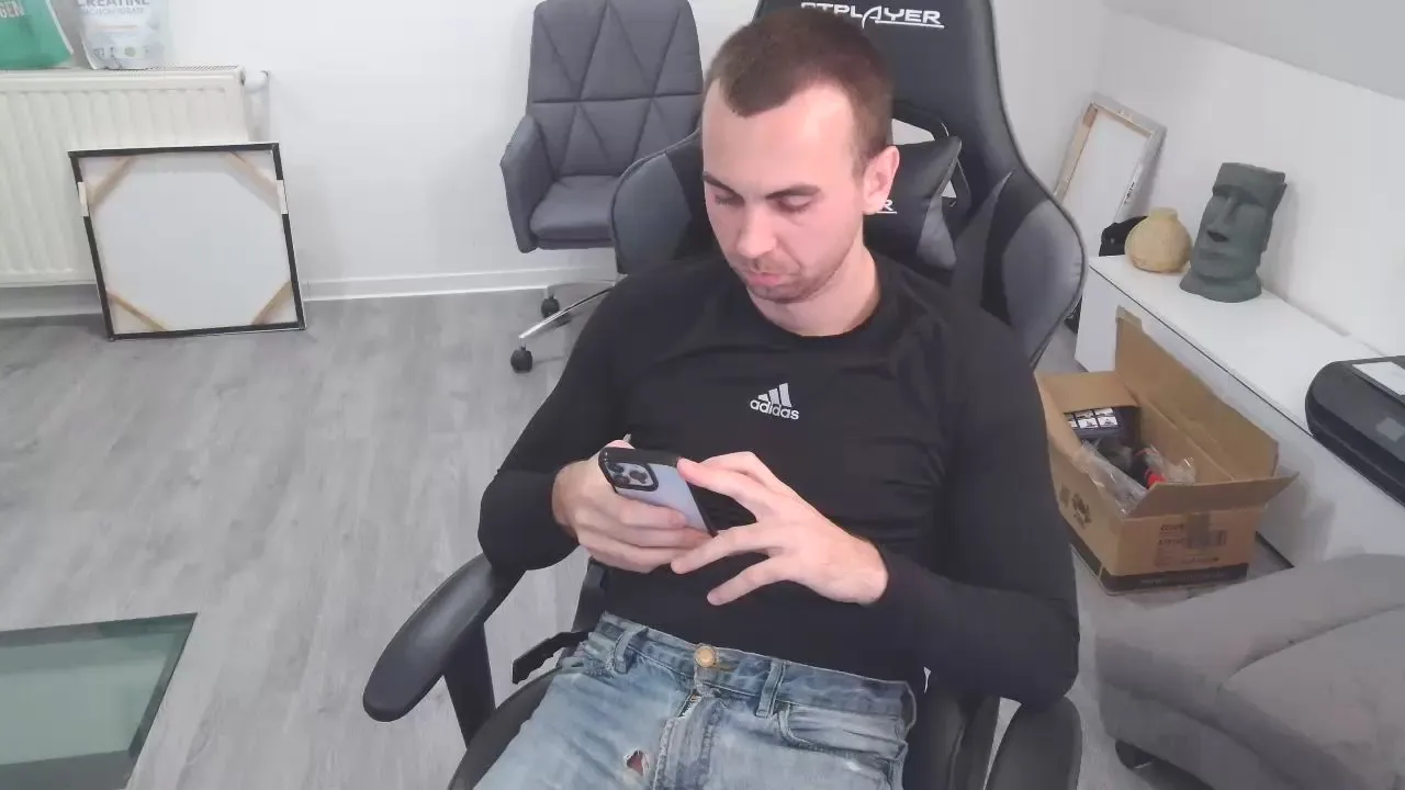 Offline Jeansjunge96 on Cam4