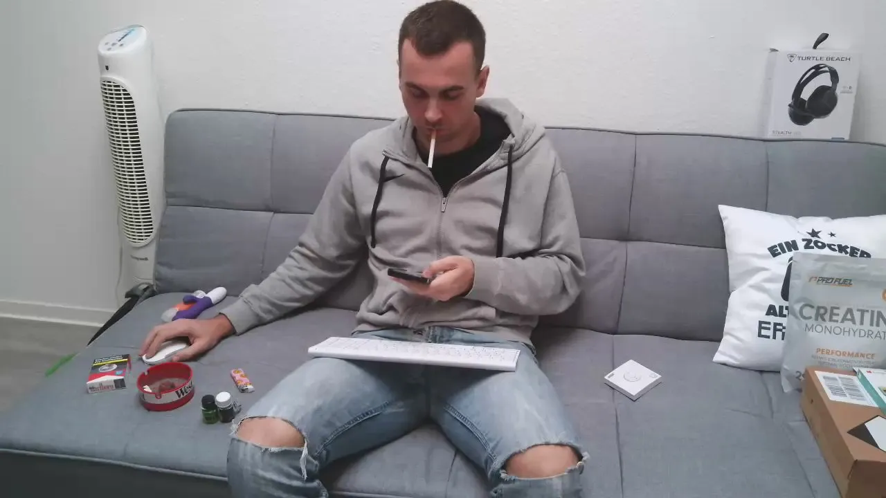 Offline Jeansjunge96 on Cam4