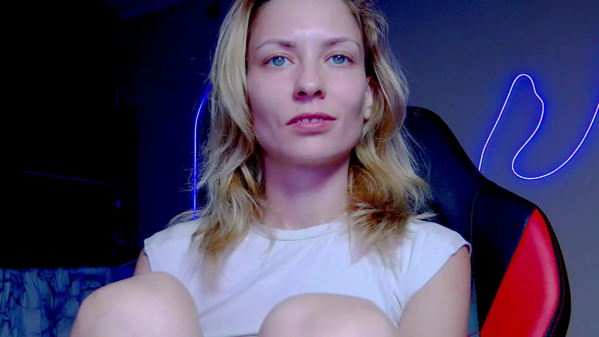 Freechat Karoline121 on Cam4