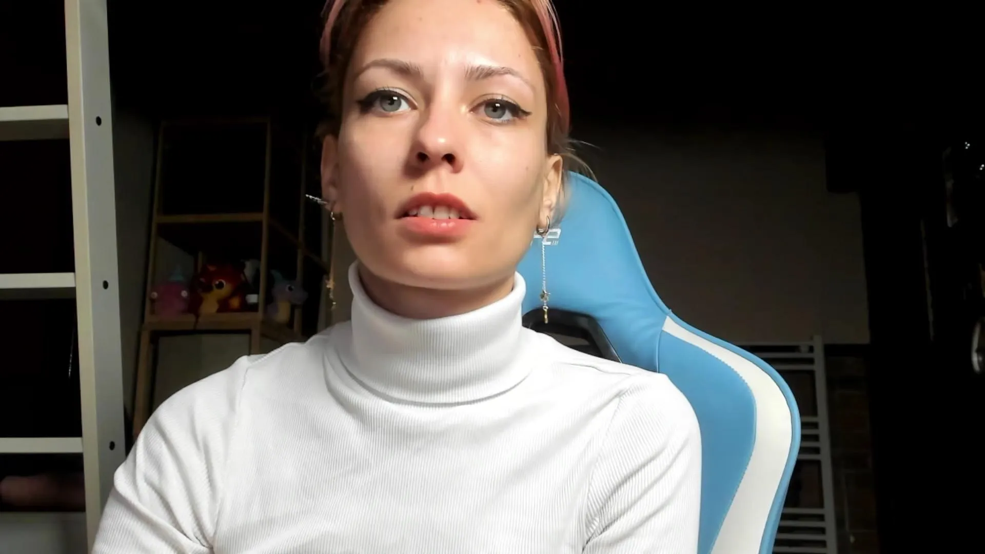 Freechat Karoline121 on Cam4