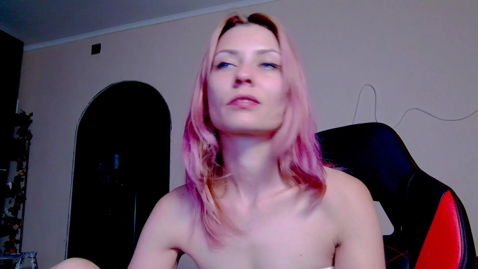 Freechat Karoline121 on Cam4