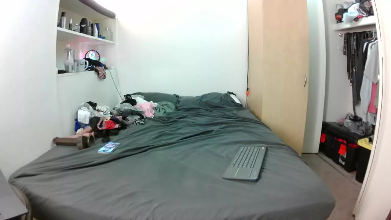 Offline KissraChick on Cam4