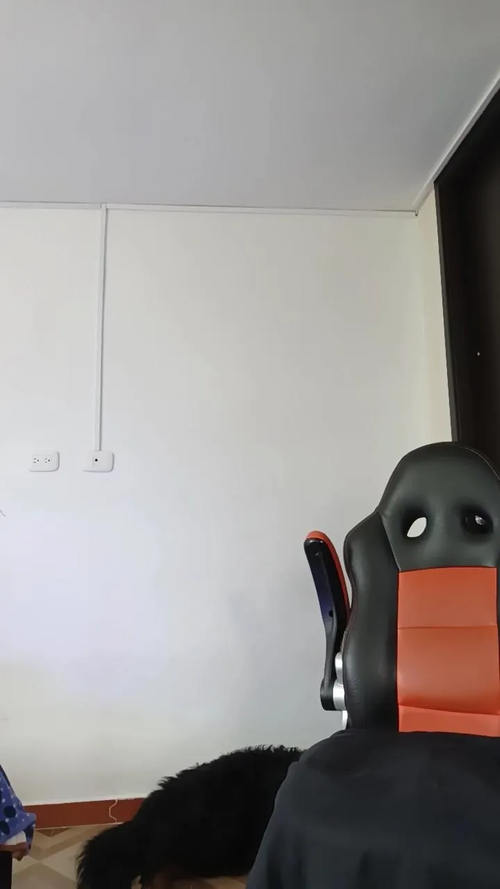 Offline Kitty_goddess on Cam4