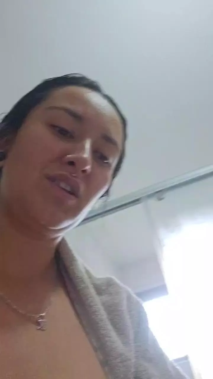 Offline Kitty_goddess on Cam4