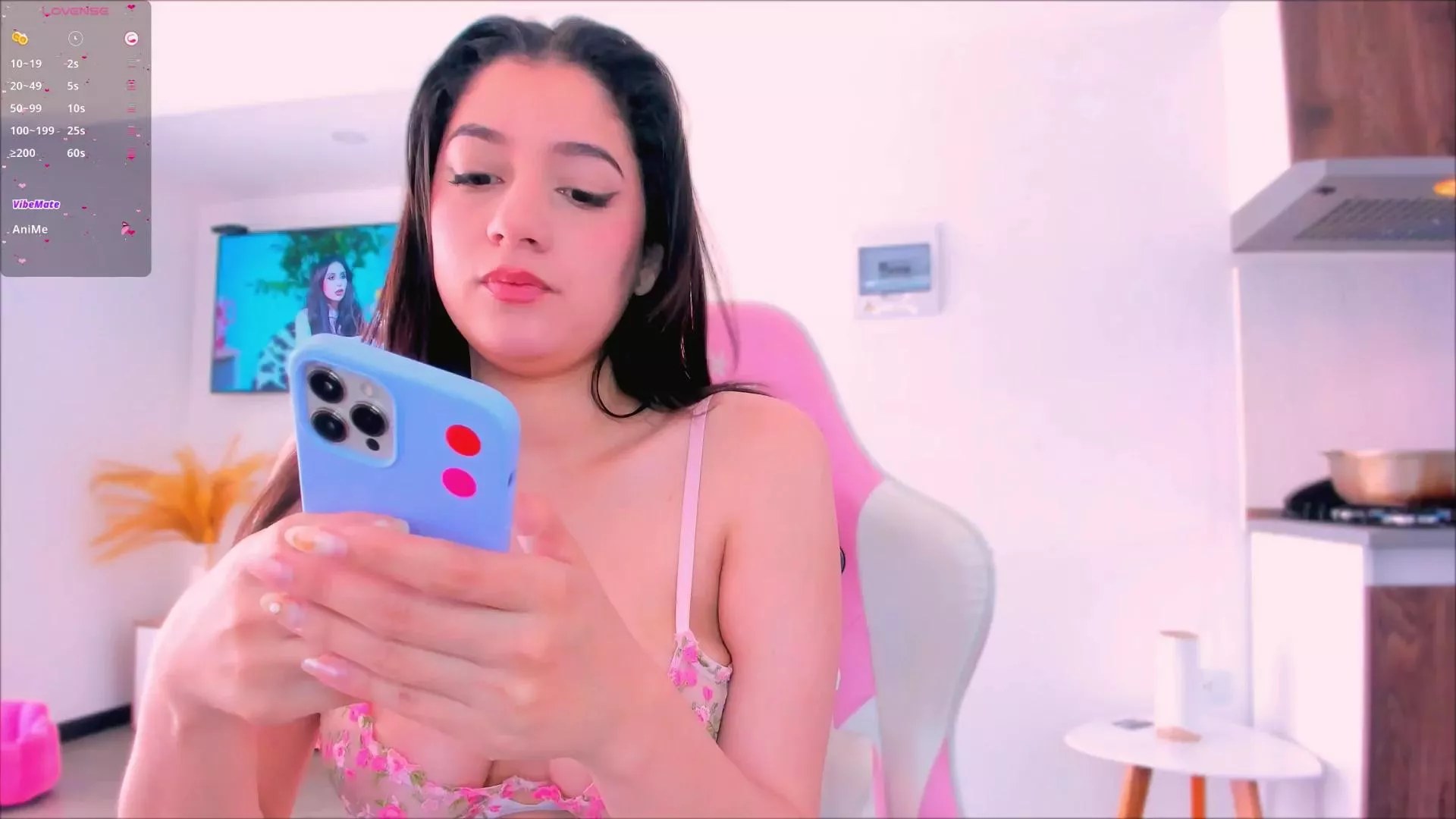 Freechat Kittyfeet1 on Cam4