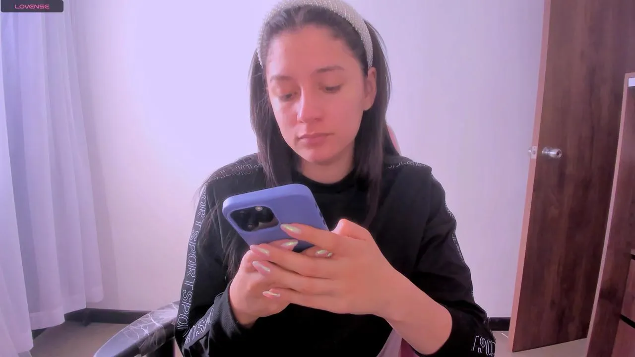 Freechat Kittyfeet1 on Cam4