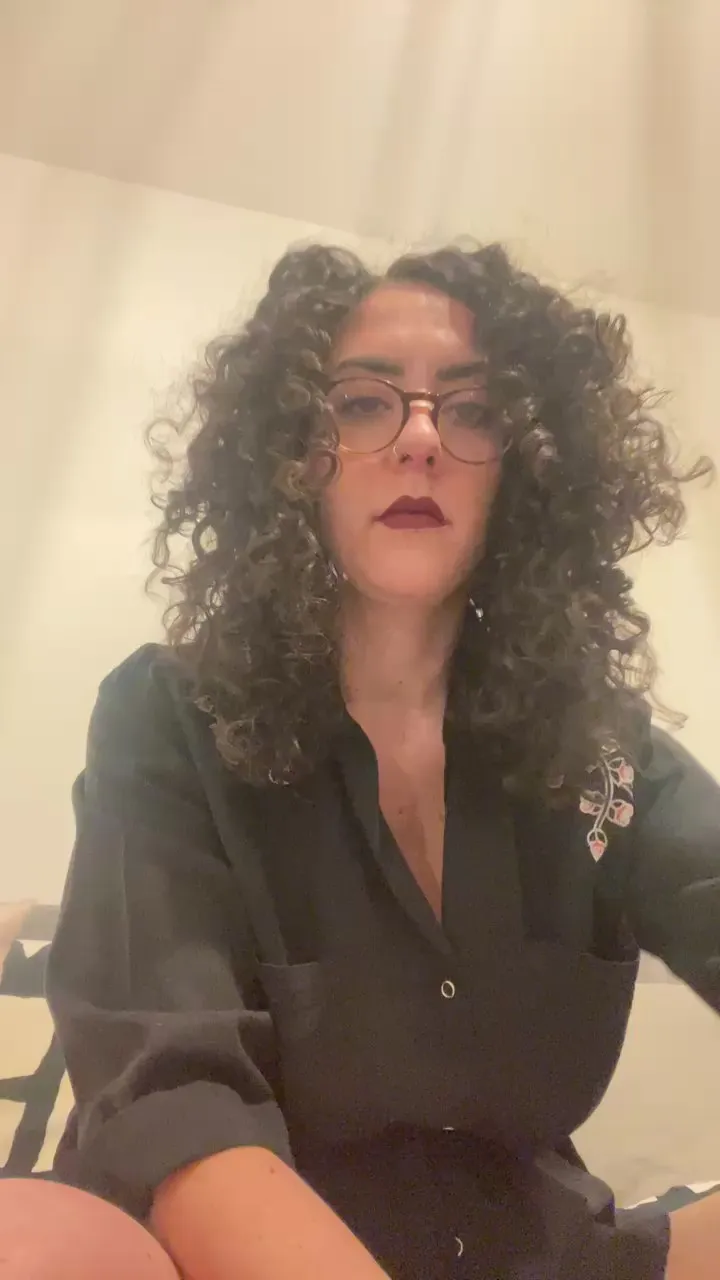 Offline LadyAzar on Cam4