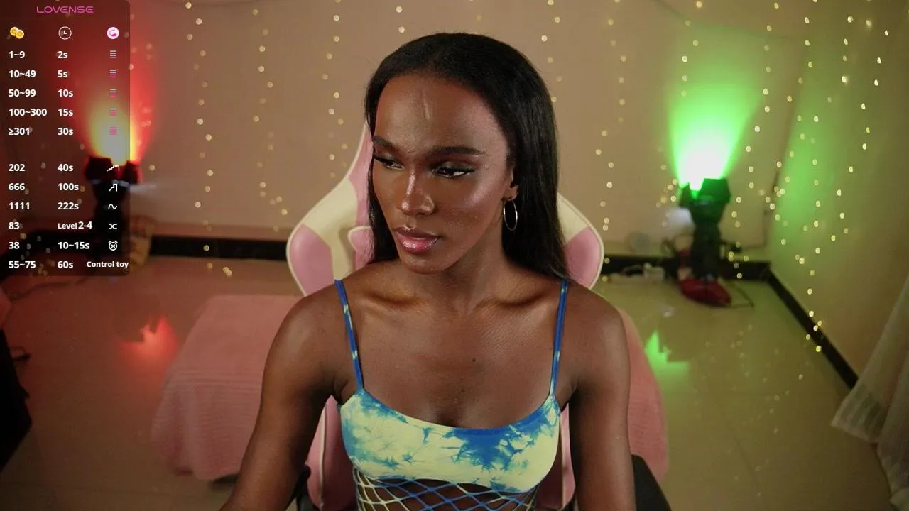 Offline Luana_risque on Cam4