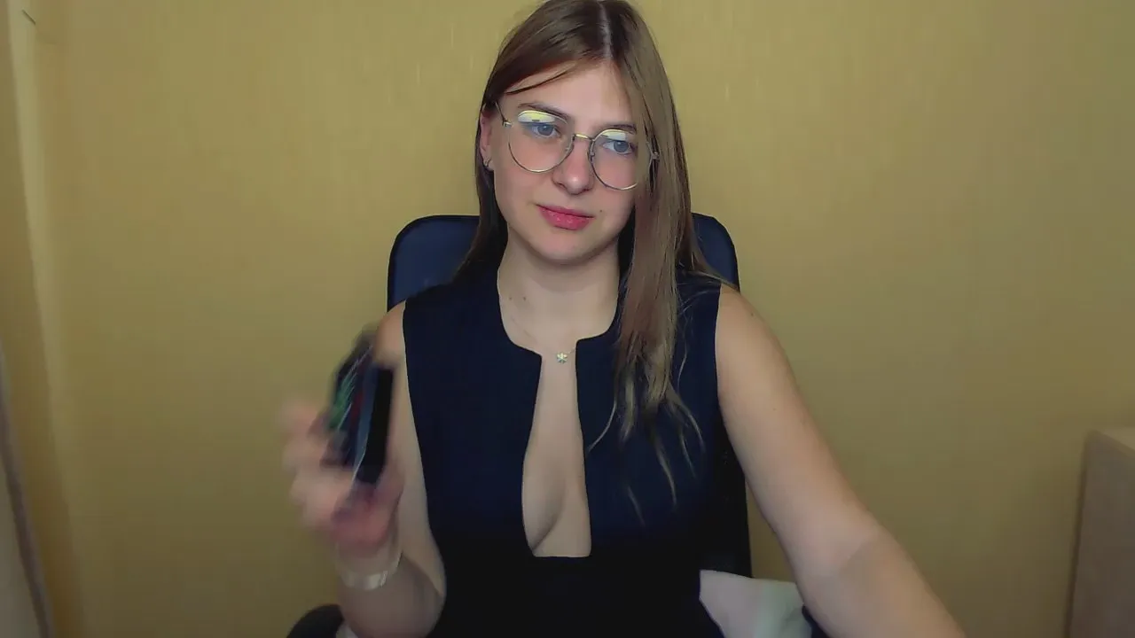 Offline Luna_Lush_ on Cam4