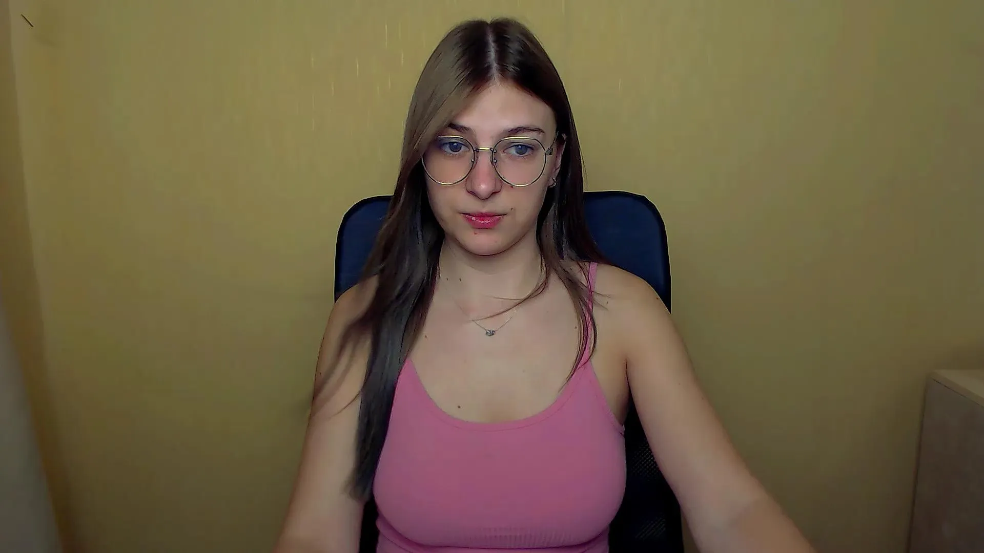 Offline Luna_Lush_ on Cam4