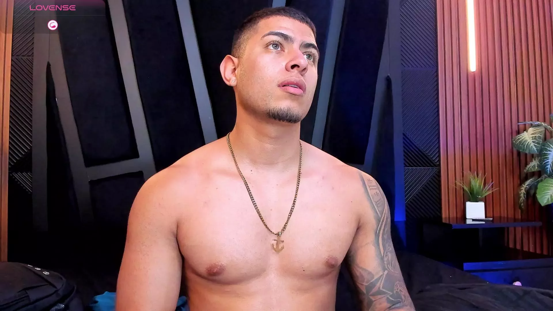 marco_garciia_ on Cam4